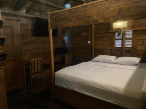 Pucuk Bali Wood Room